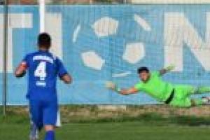 Zuperman a băgat tremuratul în fostul stelist Onţel şi i-a salvat încă o dată pe rosso-neri! Liga a II-a e însă atât de departe…! [FOTO]