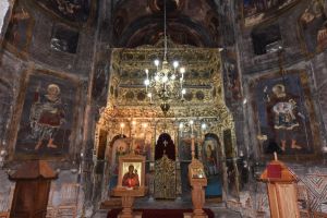 La Manastirea Berislavesti este  înmormântat Iosif din Mălaia, primul episcop al Argeşului