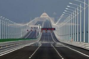 China bate un nou record la infrastructura: un pod de 55 km lungime va fi inaugurat luna aceasta