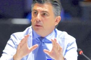 FC Argeş şi lupta pentru şefia FRF