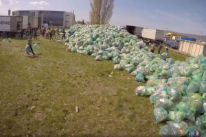 VIDEO Tăşuleasa Social, ”Ziua Bună”: Vor fi reciclate 60 de tone de deşeuri din plastic adunate de copii