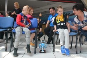 Lumea roboţilor: Peste 150 de copii şi tineri şi-au demonstrat abilităţile în robotică la Oradea (FOTO/VIDEO)