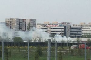 Panicã in Parcul Municipal Vest! Un fum gros i-a alertat pe ploiesteni, insa nu si pe paznici! Ce faceau acestia in timp ce fumul acoperea zona