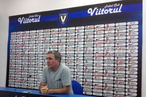 Sondaj de opinie:  Sunteti de acord ca intr-un meci de fotbal sa se faca mai multe schimbari de jucatori, asa cum propune Gica Hagi?