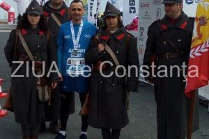 O echipa din Galati, Forta Albastra“, care are si militari in componenta, participa la ultramaratonul de la Mamaia, Alerg 24h Autism Marea Neagra“