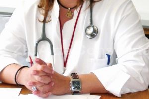 Peste 85% dintre participantii la sondaj sunt de acord cu ideea lui Raed Arafat ca medicii sa nu mai lucreze simultan si la stat, si la privat 