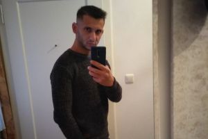 FOTO – El este pistolarul care a împuşcat un tânăr la Cisnădie. Îi place ’’Viaţa Periculoasă’’