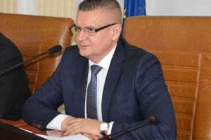 Retrospectiva săptămânii, prin ochii lui Bihorel: Prefectul i-a dat peste bot Bolovanului