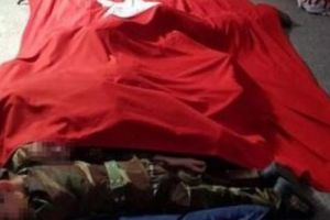 IMAGINILE care au ȘOCAT Germania. Copii turci îmbrăcaţi în soldaţi  simulează moartea, ca martiri, sub steagul semilunei. PRIMELE REACȚII!