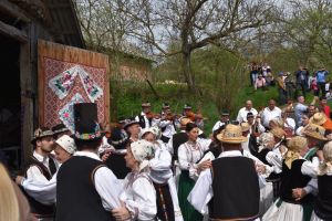 FOTOGALERIE. Tradiţie şi voie bună în Țara Codrului. Danţu’ la şură, la cea de-a XI-a ediţie