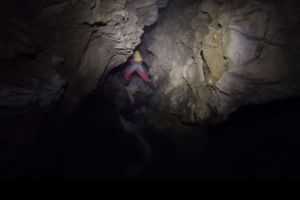 Intrarea Peşterii Tăuşoare, în prăbuşire: ”Atenţie maximă, pericol de moarte!”