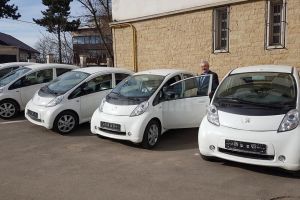 Maşinile electrice cu care s-a dotat Primăria Suceava consumă doar 5,8 lei/100 de km