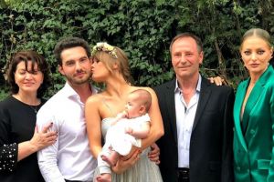 Ce cadou a primit fiica Oanei de la naşii Delia şi Răzvan. Cei doi au fost foarte generoşi