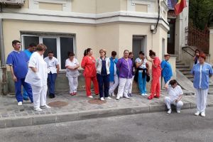 Protest spontan la Spitalul de Neuropsihiatrie din Braşov