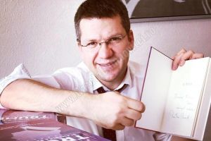 Mihai Neamţu îşi lansează cartea „Fenomenul Trump şi America profundă” şi la Târgovişte