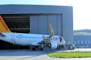 Premieră europeană la Aerostar: revizie la un avion Airbus 320neo