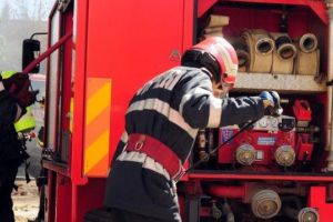 Bacău: Explozie într-un bloc de pe strada Nicu Enea