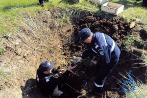 Pompierii si pirotehnistii, in alerta! Munitie descoperita pe strada Rudului