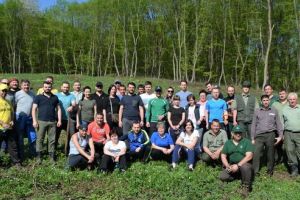 FOTO: Voluntarii Hirschmann, exemplu de implicare socială. 2.000 de puieţi de arbori, plantaţi în Crăciuneşti