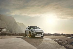 Ford dezvăluie noul Ford Focus: cel mai inovator, dinamic şi fascinant Ford din toate timpurile se lansează la 20 de ani de la revoluţionara primă generaţie