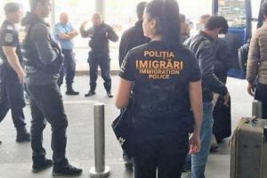 Munceau la Constanţa dar voiau la Paris. 16 VIETNAMEZI RETURNAȚI în ţara lor