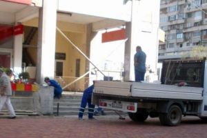 În urma semnalelor noastre, s-au reparat scările de la pasajul „Magnolia”