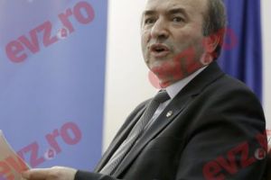 Tudorel Toader, făcut PRAF de Băsescu. „Ce atacă la Curtea Constituţională? O să îşi ruineze cariera de profesor!”