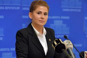 Ioana Bran, ministrul Tineretului si Sportului, in vizita la Constanta