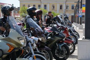 Dragi parteneri... Poliţiştii din Bihor le urează motocicliştilor asfalt uscat şi o călătorie fără evenimente nedorite