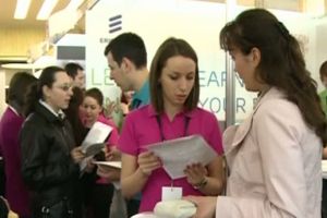 Agenţiile de plasare a forţei de muncă în străinătate nu vor mai putea cere comisioane pentru mediere, traducere, îndrumare. Proiect la Ministerul Muncii