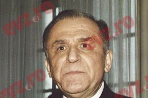 ION ILIESCU este aşteptat la PARCHETUL GENERAL. Fostul preşedinte este URMĂRIT PENAL pentru CRIME ÎMPOTRIVA UMANITĂȚII