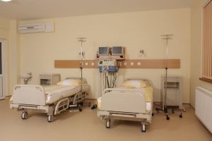 Salarii în euro pentru medicii care vor să se angajeze la o clinică privată din Bistriţa