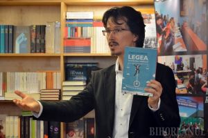 Judecătorul Cristi Danileţ a predat „lecţii deschise” de educaţie juridică la Tărian şi la Oradea (FOTO)