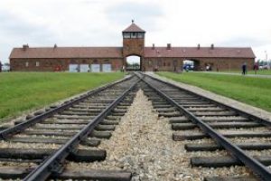 Un fost gardian SS de la Auschwitz, in varsta de 94 de ani, a fost pus sub acuzare in Germania