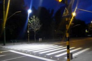 Trecerile de pietoni de pe Calea Bucureşti vor fi iluminate cu LED