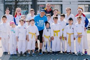 Lant uman imens: Peste 500 de elevi de ciclu primar din judetul Constanta, asteptati la ultramaratonul Alerg 24h Autism Marea Neagra