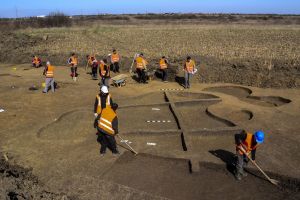 FOTOGALERIE. Aşezare preistorică, descoperită sub Centura Sătmarului