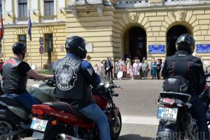 VIDEO. Motociclişti sătmăreni, participanţi la o nuntă cu motoare turate în Oradea