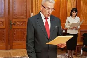 FOTO. Profesorul Universităţii din Alba Iulia Ioan Gânfalean a depus jurământul pentru funcţia de adjunct al Avocatului Poporului