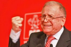 Fostul preşedinte Ion Iliescu, pus sub învinuire în dosarul Revoluţiei din decembrie 1989