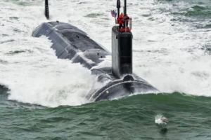 Polemici: Submarin NUCLEAR la Napoli deşi este INTERZISĂ ancorare MIJLOACELOR NUCLEARE în golful napoletan