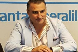 Continuă DEMISIILE la ALDE Arad. Zeci de membri PLEACĂ din partid, în frunte cu fostul PREȘEDINTE Florin Galiş
