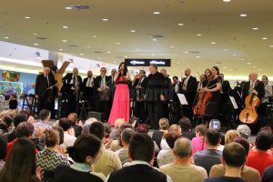 Paula Seling a fermecat publicul sucevean, alături de Orchestra Filarmonicii de Stat Botoşani