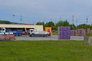 Peste 130 de persoane au fost înşelate de reprezentanţii firmei Duo Mat cu circa 250.000 de euro