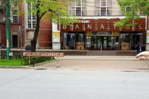 Robu vs. Gârboni. La Timişoara se dispută bariera în formă de mână a Filarmonicii