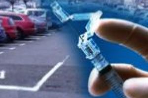 Oameni atacaţi cu o seringă în parcarea unui supermarket din Caransebeş!