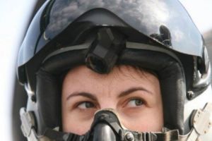 FRUMOASA ROMÂNCĂ care a IMPRESIONAT forţele NATO. Prima femeie pilot care a reuşit o PERFORMANȚĂ remarcabilă