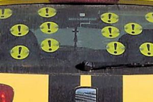 O conducătoarea auto cu permis de două săptămâni a lovit cu maşina trei elevi, în Sinaia. Vezi cum s-a întâmplat