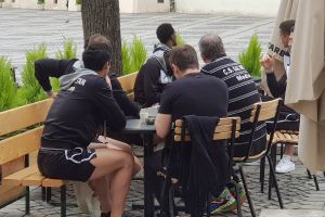 FOTO – Medieşenii s-au relaxat în centru înainte de meciul cu FC Hermannstadt