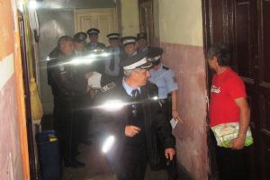 FOTO. Razie a Poliţiei Locale în cuibul infracţional de pe Horea 6